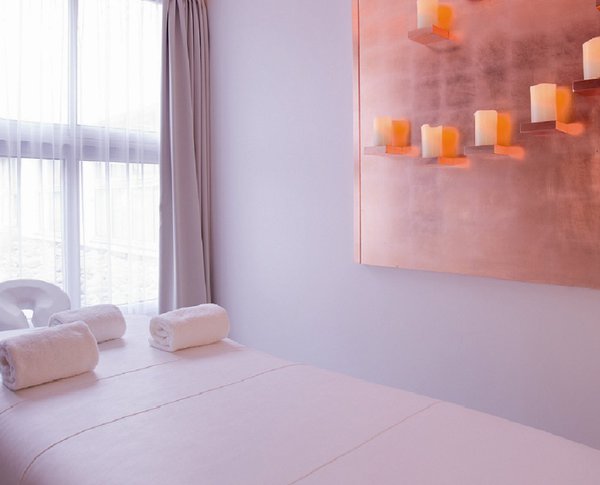 Des soins de grande qualité vous sont proposés au Sofitel, tels que des massages, des soins anti-âge, esthétiques, des cheveux, ou des pieds. Pratique, l’institut est directement relié à l’hôtel.