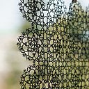 Brise Bise avec motifs de trois tours  réalisé en fil dentelle n° 80 noir. Dimension 35x49 cm