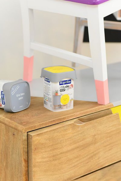 Des couleurs, tendres et des couleurs vives, font le charme de cette collection de peintures.