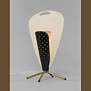 Lampe à poser B210, rare unique exemplaire de Michel Buffet, créé en 1952. Le modèle joue sur le contraste du noir et du blanc et des matières en opposition. En métal laqué blanc et laiton poli.