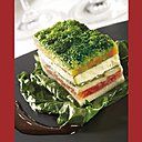 La recette de la terrine de légumes au chaource est idéale pour une entrée douce et légère. Une association de saveurs qui éveillera à coup sûr vos papilles.