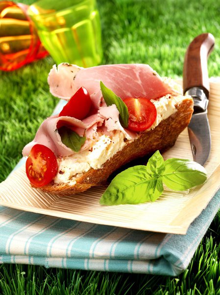 Une autre idée de recette pour mettre en avant les saveurs champêtres du chaource : les tartines ! Simples et efficaces...