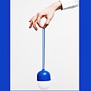 La Lampe Cover Nomade séduit par son esthétique simple et moderne, associé à sa praticité hors du commun. Absolument tout terrain, cette lampe éclairera n’importe quel chemin.