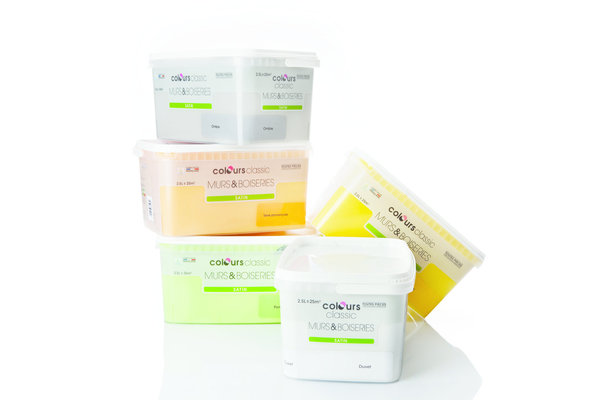 Pots de peinture Colours Classic, alliant praticité et prix abordables.