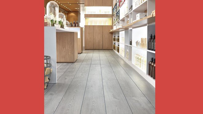 Fabriquées en Allemagne, les dalles et lames de la gamme Edition Limitée sont commercialisées à une trentaine d’euros le m². Les dalles mesurent 50x50 cm et les lames sont disponibles en 2 formats : 16,66 x 100 cm ou 20 x 122 cm.