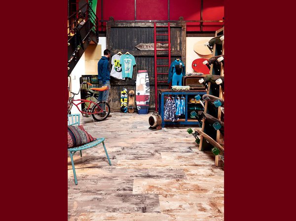 Les revêtements de sol de la gamme Loose-Lay sont originaux et habillent votre sol avec subtilité et qualité. Il faut noter que ces lames peuvent être utilisées pour recouvrir un sol amianté.