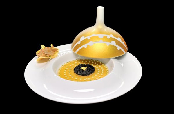 Sublime plat associant caviar et chou-fleur.