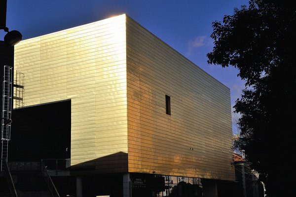 Un rayon de soleil, et le cuivre éblouit. Mais ce n’est pas tout puisque le cuivre est un gage de sécurité et de fiabilité !