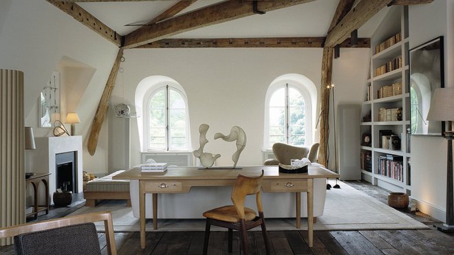 L’appartement n’a pas de porte, ce qui contribue à la luminosité du lieu et sa fluidité. Le parquet de la salle à manger est en chêne et en wengé. L’appartement n’a pas de porte, ce qui contribue à la luminosité du lieu et sa fluidité. Le parquet de la salle à manger est en chêne et en wengé.