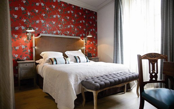 Les chambres de l’hôtel Le Robinet d’Or répondent au style anglais décalé tout en proposant tout le confort nécessaire. 21 chambres sont disponibles.