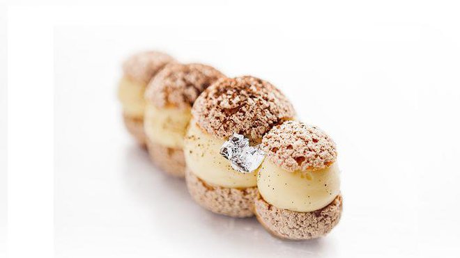 Le Paris-Brest à la façon de Cédric Grolet pour sa collection de pâtisserie Les Parisiennes. De l’authenticité, de l’esthétique et par dessus tout, un goût inégalable.