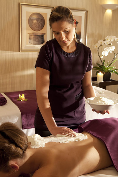 Un moment de bonheur, rien que pour soi, et apprécier un must: le soin divin à la Crème Chantilly, au Spa Valmont.