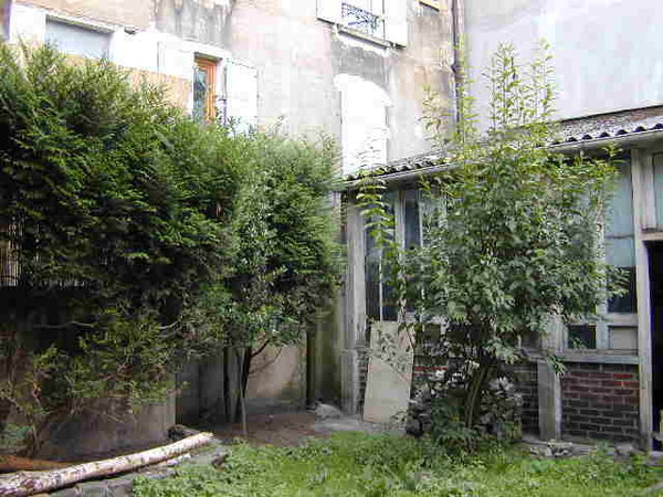 Le jardin d’origine possédait une poésie un peu sauvage qui a séduit les nouveaux propriétaires.
