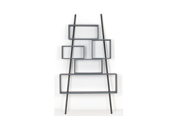 Originale avec ses casiers de tailles différentes. En bois de bouleau issu de forêt éco-gérées. Peinture acrylique. 10 teintes au choix. 115 x 38 x H 205 cm 830 €. Bibliothèque étagère La Folie. Laurette.