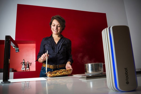 Eté comme hiver, on devrait aérer pour renouveler l’air des pièces dans lesquelles on vit et ce n’est pas toujours possible autant que nécessaire à cause du bruit ou du froid. Boîtier intelligent faisant office de contrôleur de la qualité de l’ai intérieur, Footbot intègre un capteur connecté qui mesure la qualité de l'air.