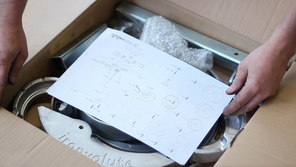 La machine à ferronnerie telle que vous la recevez.