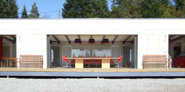 La maison de plain-pied permet de vivre les uns à côté des autres, plutôt que les uns au-dessus des autres.