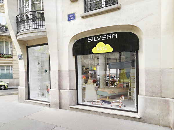 Chez Silvera Kids avenue Niel, la boutique est spacieuse et entièrement dédiée à l’univers de l’enfant de 0 à 16 ans.