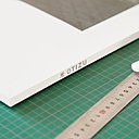 Volontairement sobre et épuré, le cadre Otizu® se démarque des autres encadrements du marché aux lignes plus fortes. Volontairement sobre et épuré, le cadre Otizu® se démarque des autres encadrements du marché aux lignes plus fortes.