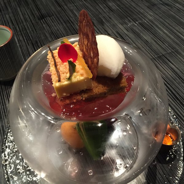 Le dessert en trompe l'œil, signe de la virtuosité du chef : Ichiro Kubota.