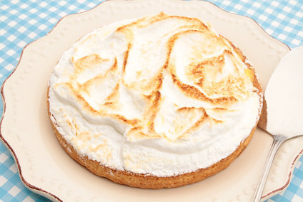 La meringue italienne sert d’auxiliaire dans d’autres préparations. Ici, une meringue italienne recouvrant une tarte au citron meringué.