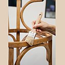 Etape 3 : suivez la même procédure afin de poncer, puis vernir le siège une deuxième fois.