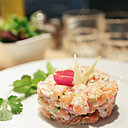 L'excellent tartare de saumon relevé d'une pointe de gingembre.