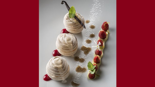 Ravissant dessert que ce Petit rucher en vacherin. Ravissant dessert que ce Petit rucher en vacherin.