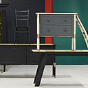 La collection complète est composée de six pièces: buffet deux corps, armoire-penderie, commode à deux tiroirs, buffet enfilade, table de repas, chaise de repas.