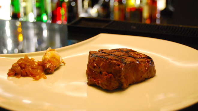 Les amateurs de viandes trouveront leur bonheur avec un très large choix de pièces de boeuf sélectionnées avec soin.