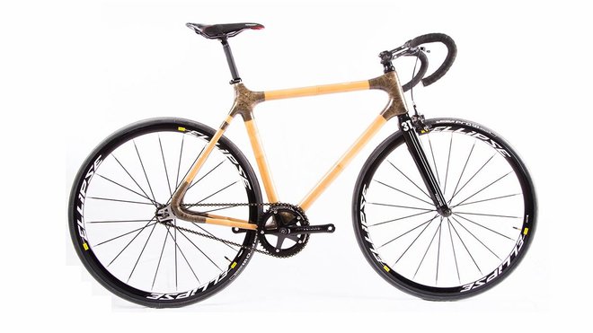 Les vélos bois bambou de la marque Inbo, ont des cadres haut de gamme conçus à la main, sur mesure. Le modèle Lhenry a la particularité d’être également à base de lin, ce qui augmente le pouvoir d’absorption des vibrations du vélo. C’est en effet, grâce aux propriétés de la fibre de lin et du bambou que les vibrations sont absorbées ; cela vous procurera alors une bonne accroche sur l’asphalte et un confort de route incomparable.