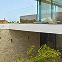 Tous les abords des terrasses ont eux aussi été produits dans le coloris Cameo White.