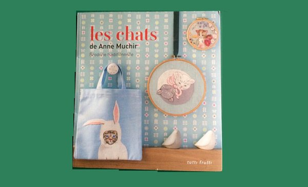 Les chats de Anne Muchir est paru aux Editions Tutti Frutti au prix de 22,50 € Photos Didier Bizet
Stylisme Charlotte Vannier.