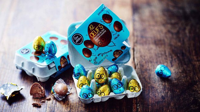 Vendus par boîte de 12, ces petits œufs en chocolat proposent un clin d’œil évident et original aux œufs classiques. Ludiques, leurs gros yeux plairont aux plus jeunes. A cacher dans tous les recoins de votre jardin sans hésitation.