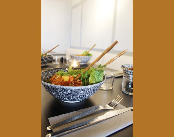 Le décor ainsi que les plats thaïlandais du restaurant Lilybol vous feront voyager. La vaisselle vous plaît ? Vous pourrez acheter la même dans l’un des nombreux magasins de la galerie marchande.