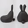 Rabito s’est spécialisé dans le design en forme de lapin. Leurs poufs petits et grands abordent fièrement deux oreilles de lapin sur le dessus. Les prix oscillent entre $ 160 et $ 260 selon le modèle.