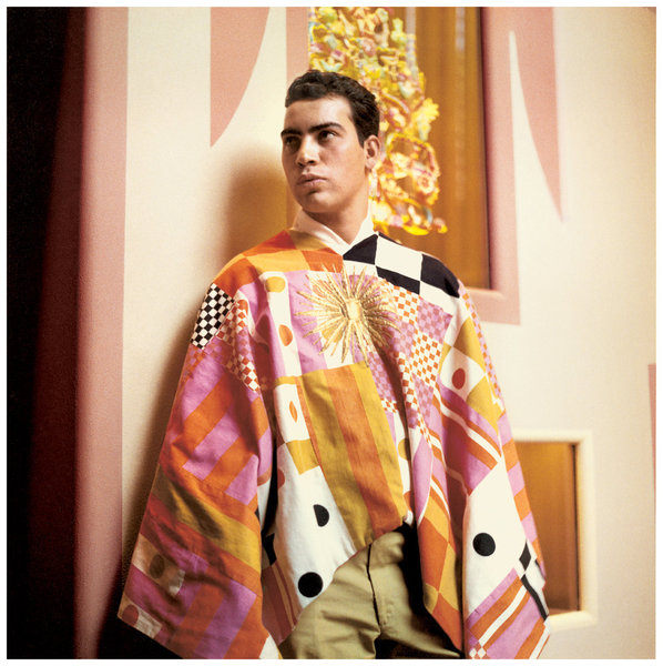 Patchwork graphique pour ce Poncho, dessiné par Rudi Gernreich and Alexander Girard pour le restaurant La Fonda del Sol, conçu par Alexander Girard, New York, USA en 1961.