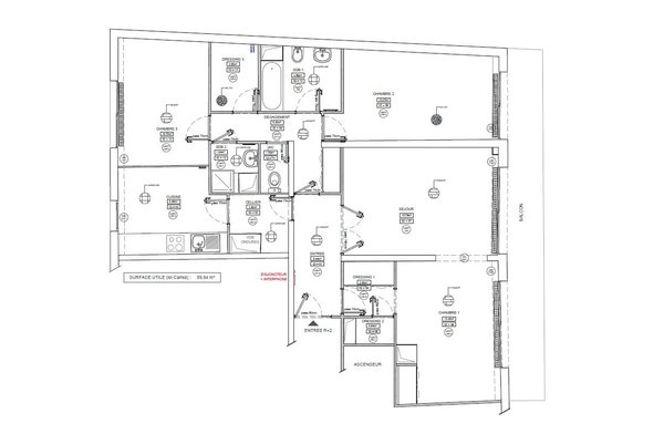 Plan avant travaux. Un appartement classique des années 1970 très cloisonné.
