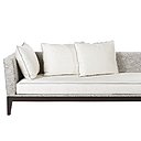 Canapé, banquette, ou méridienne, Mallory demeure un des best-sellers de chez Philippe Hurel, sans cesse modernisé par un jeu de finitions actualisées.