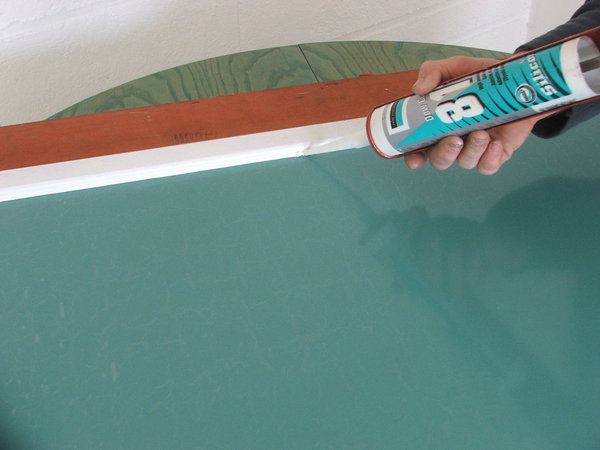 Etape 10 : joint de finition en périphérie du cadre.