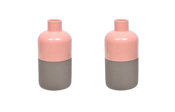 Duo gagnant. Les collections dites « capsule » sont dans le vent et suivent la mode ! Elles renouvellent les objets de la maison, la déco intérieure, à petit prix… Vase en terre émaillée, 6,99 €, Fly.