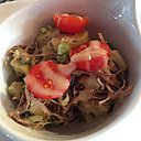 La délicieuse salade de pommes de terre et effiloché de canard.