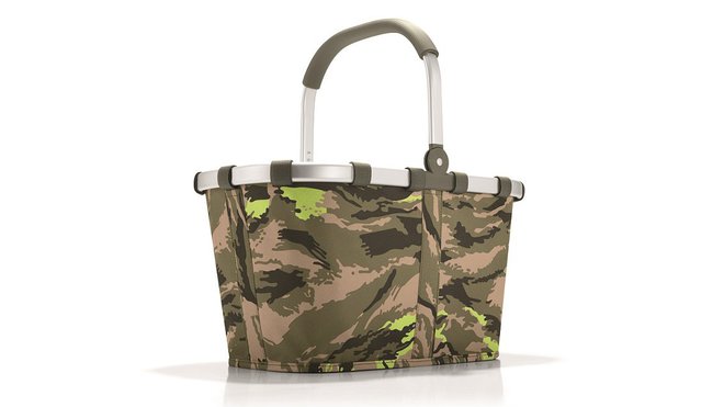 Camouflage : chaque année, la marque crée des textiles dans l’air du temps qui renouvellent ce modèle de panier pique-nique devenu désormais, un classique. Panier, 45,95 €, Reisenthel. Camouflage : chaque année, la marque crée des textiles dans l’air du temps qui renouvellent ce modèle de panier pique-nique devenu désormais, un classique. Panier, 45,95 €, Reisenthel.