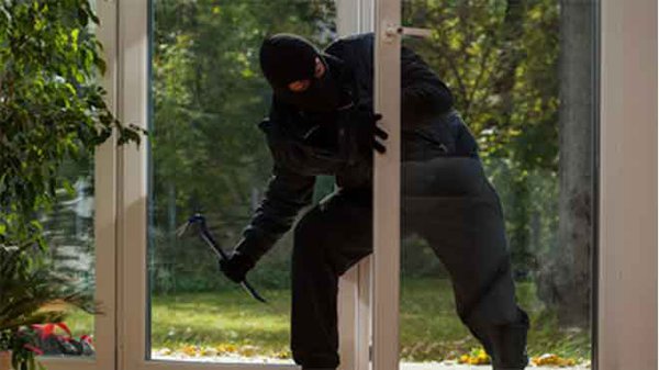 Si en France, on compte en moyenne un cambriolage toutes les 90 secondes, une des premières mesures pour protéger son domicile est d’installer un système d’alarme.