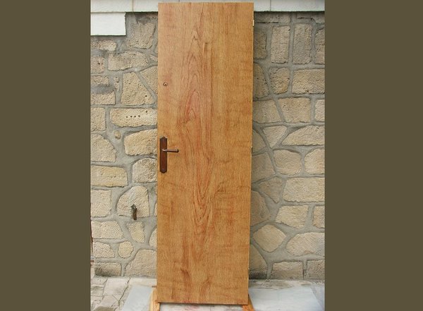 Etape 23 : Laisser sécher la porte de 12 heures à 16 heures.