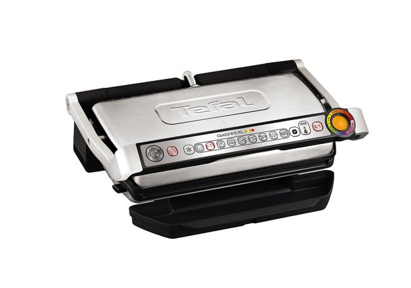 Pour ceux qui rêvent d’un barbecue compact et digne d’un professionnel, à un prix raisonnable de 249,99 €, Optigrill + XL de Tefal est idéal ! Avec, il n’y aura plus de problème de cuisson ; en effet, ses 9 programmes automatiques et sa détection du nombre et de la taille des ingrédients sur les plaques, ainsi que leur épaisseur permet un ajustement automatique de la température et du temps de cuisson. Un voyant lumineux vous informera selon la cuisson désirée pour une viande cuite comme vous l’aimez !