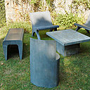 Cet ensemble de mobilier de jardin est vraiment conçu pour l’extérieur et se patine avec le temps.