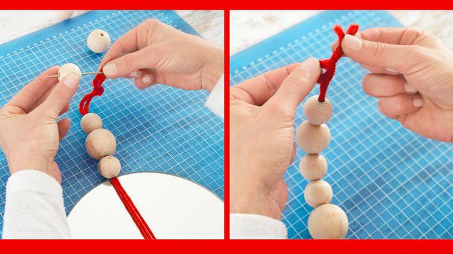 Étape 2 : Positionnez les deux extrémités de votre fil dans le chas de votre aiguille, puis enfilez les perles. Faites un nœud à l’extrémité du fil lorsque vous aurez atteint la longueur de perles souhaitée. Étape 2 : Positionnez les deux extrémités de votre fil dans le chas de votre aiguille, puis enfilez les perles. Faites un nœud à l’extrémité du fil lorsque vous aurez atteint la longueur de perles souhaitée.