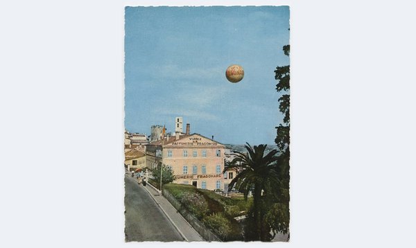 Carte postale de l’Usine Historique Fragonard, Grasse, vers 1950.