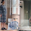 Robe à encolure ouverte ou pantalon fuselé vert, les 2 modèles se déclinent dans des tissus souples.